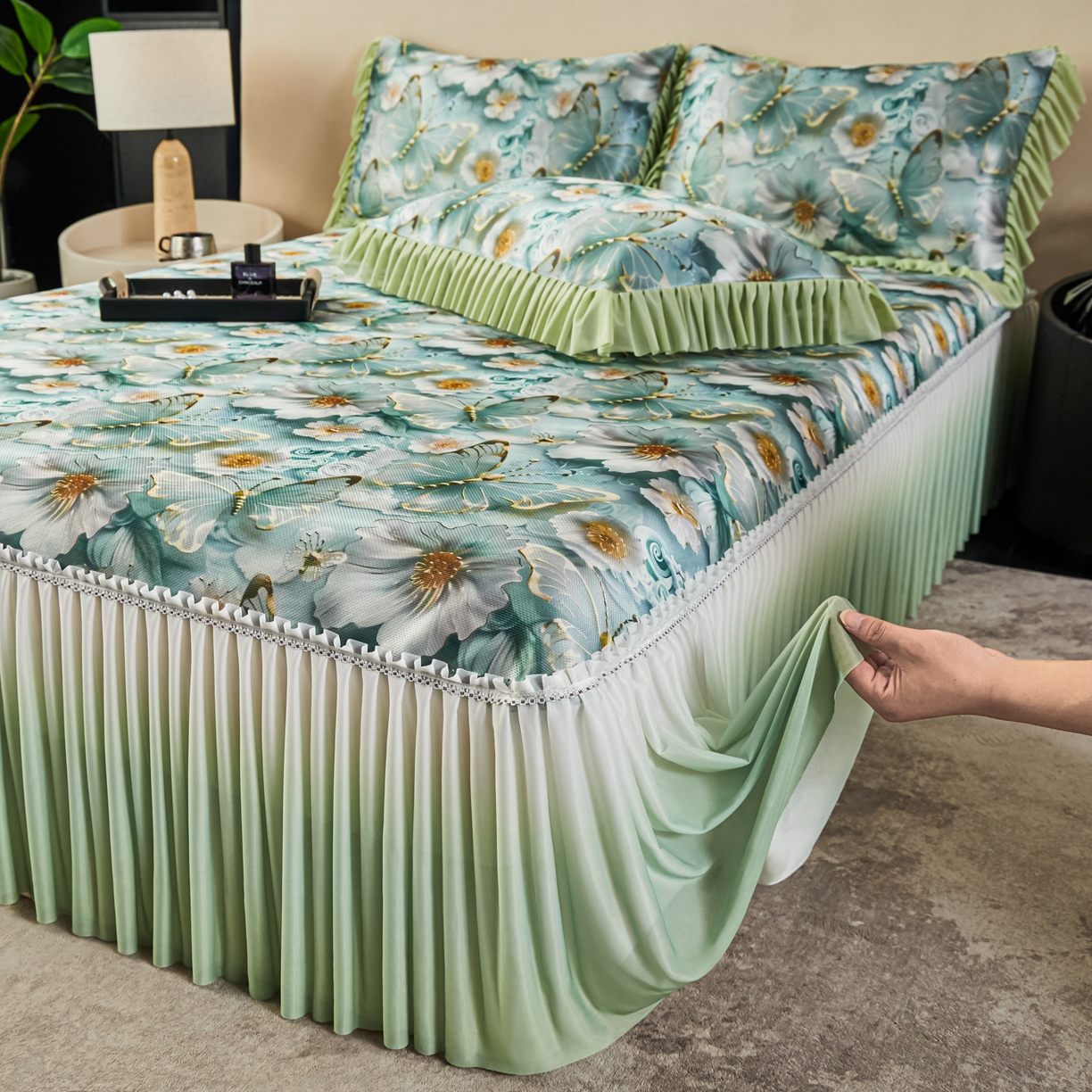 91家纺网 家纺一手货源 找家纺 绒宴家纺2026海洋冰丝床裙款凉席三件套