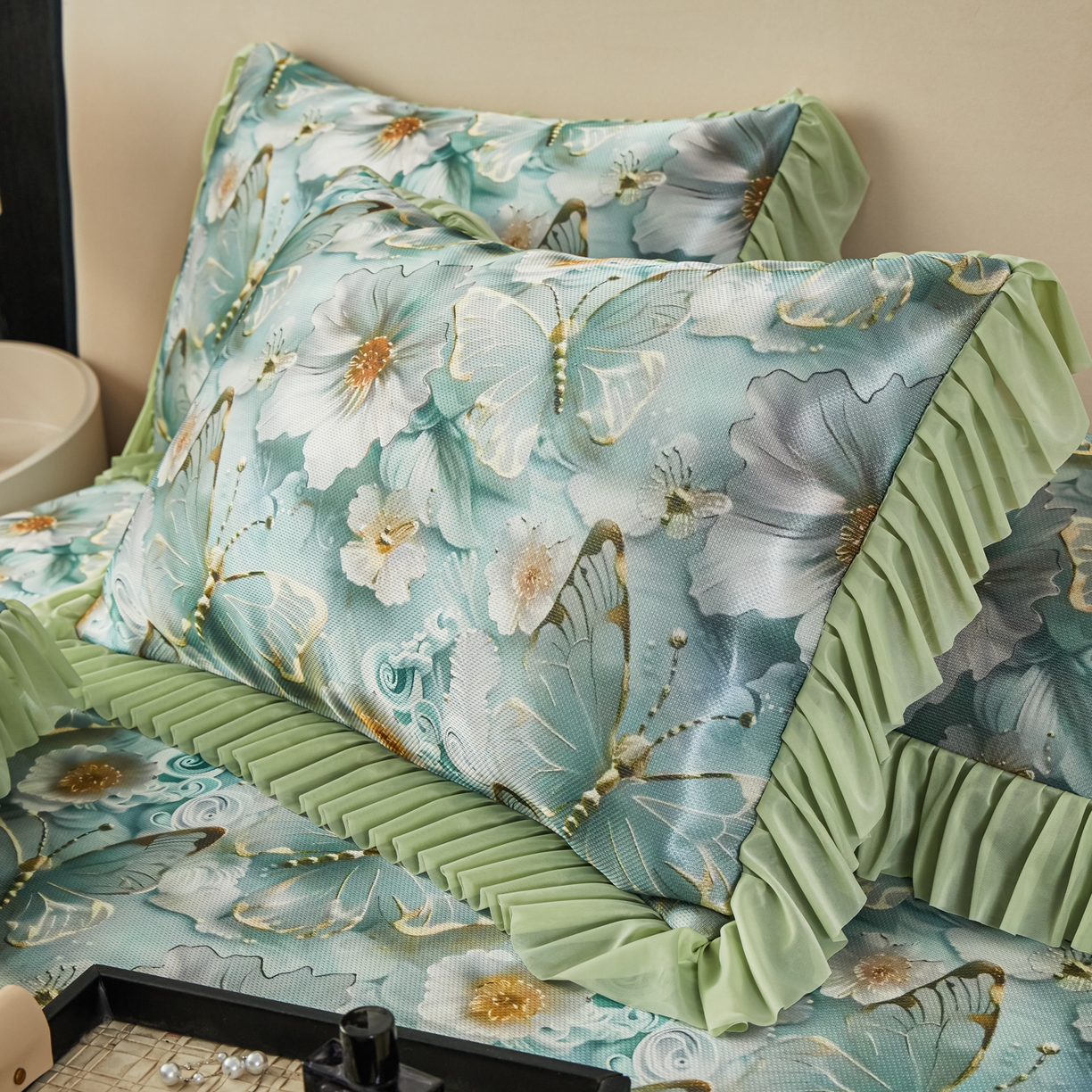 91家纺网 家纺一手货源 找家纺 绒宴家纺2026海洋冰丝床裙款凉席三件套