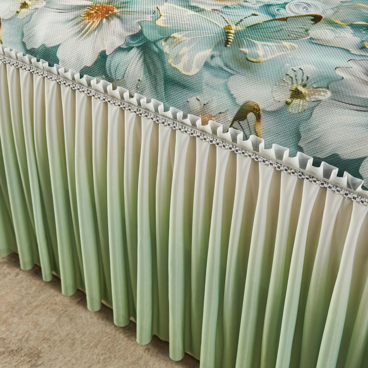 91家纺网 家纺一手货源 找家纺 绒宴家纺2026海洋冰丝床裙款凉席三件套