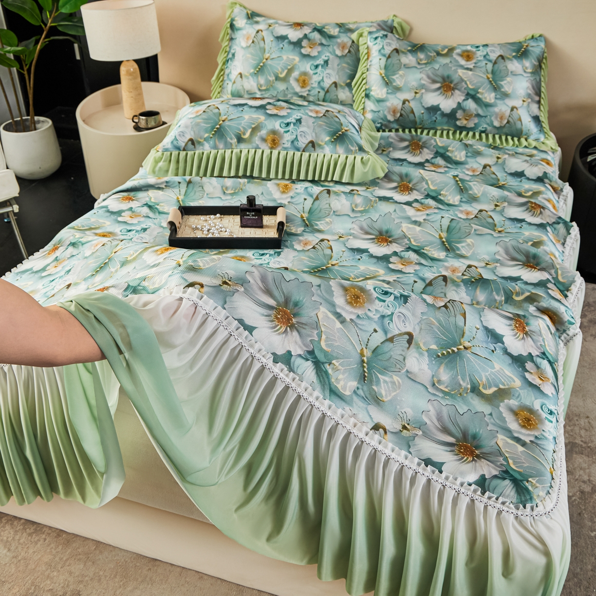 91家纺网 家纺一手货源 找家纺 绒宴家纺2026海洋冰丝床裙款凉席三件套