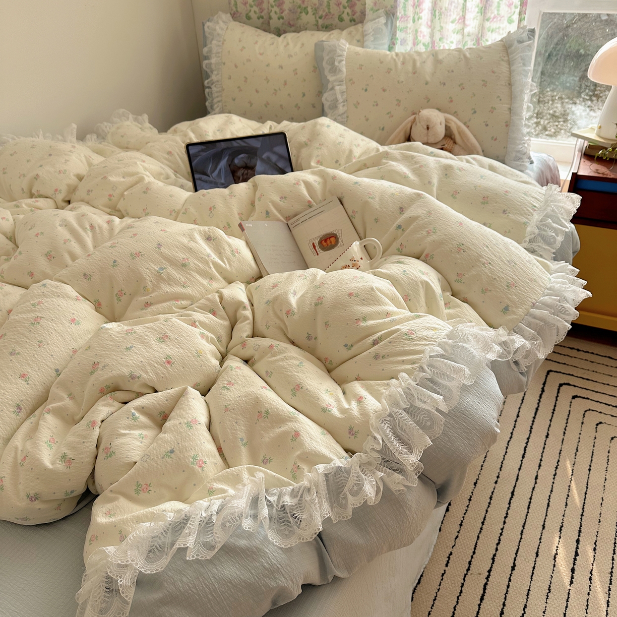 91家纺网 家纺一手货源 找家纺 山茶家居-原创设计（原山茶家纺） 2026新款皱皱纱水洗棉花边四件套-清雾系列 清雾-蕾丝蓝