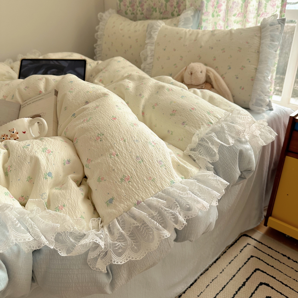 91家纺网 家纺一手货源 找家纺 山茶家居-原创设计（原山茶家纺） 2026新款皱皱纱水洗棉花边四件套-清雾系列 清雾-蕾丝蓝