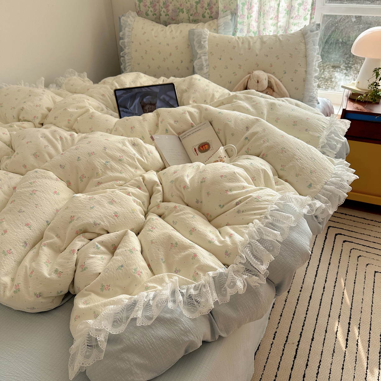 91家纺网 家纺一手货源 找家纺 山茶家居-原创设计（原山茶家纺） 2026新款皱皱纱水洗棉花边四件套-清雾系列 清雾-蕾丝蓝