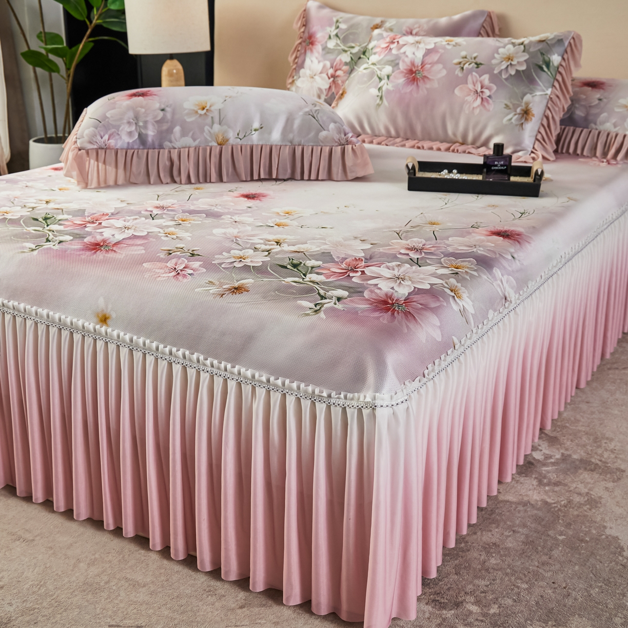 91家纺网 家纺一手货源 找家纺 绒宴家纺2026海洋冰丝床裙款凉席三件套