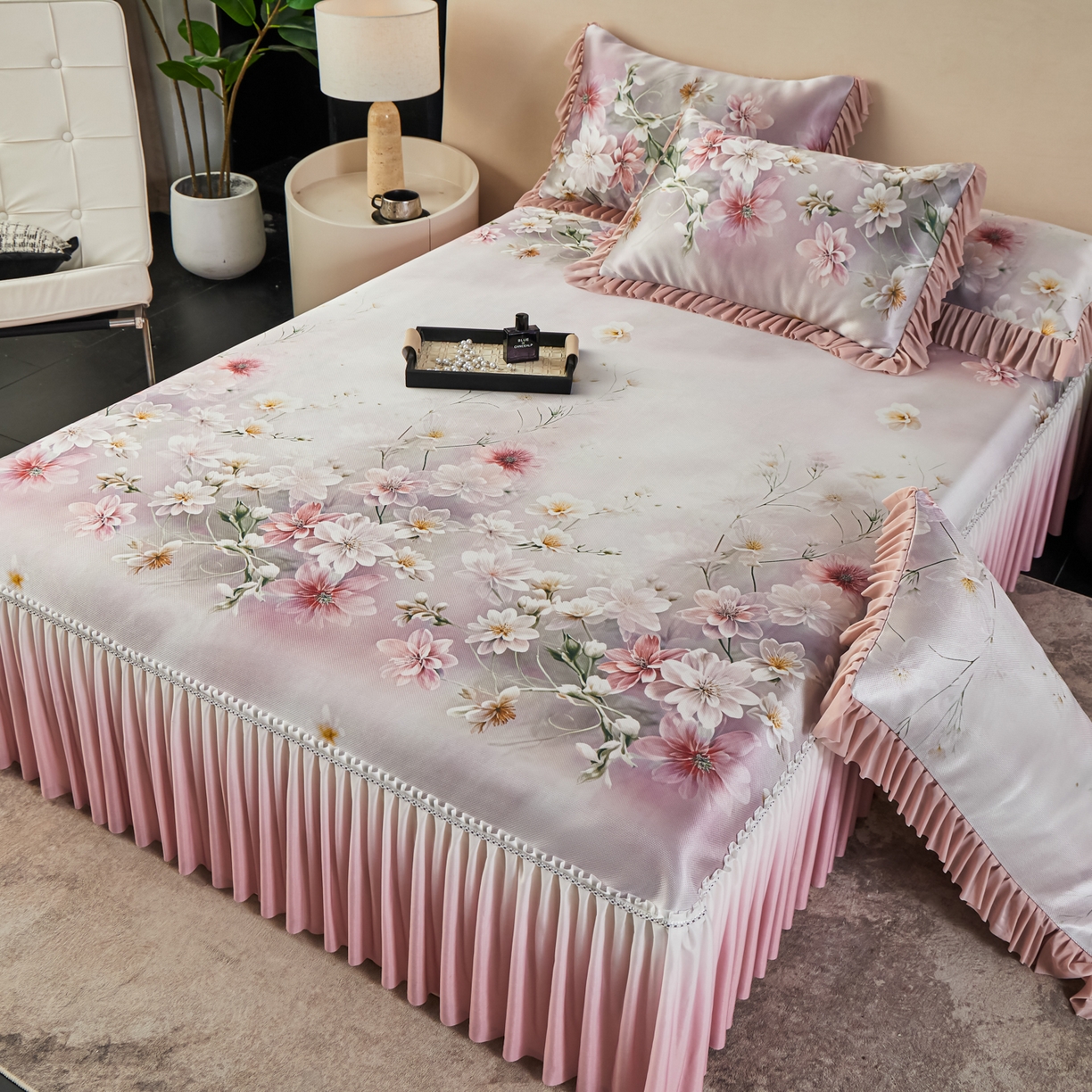 91家纺网 家纺一手货源 找家纺 绒宴家纺2026海洋冰丝床裙款凉席三件套