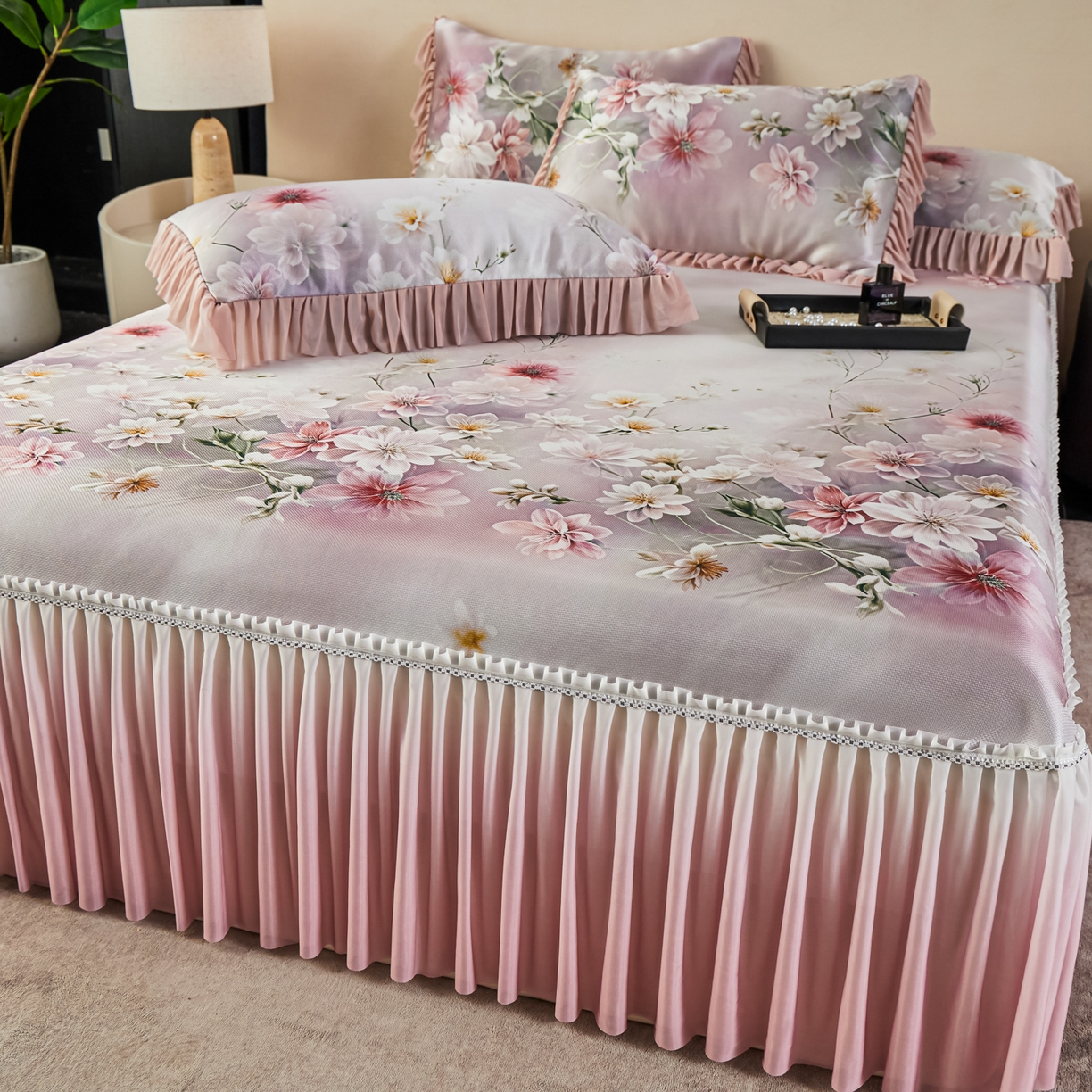 91家纺网 家纺一手货源 找家纺 绒宴家纺2026海洋冰丝床裙款凉席三件套