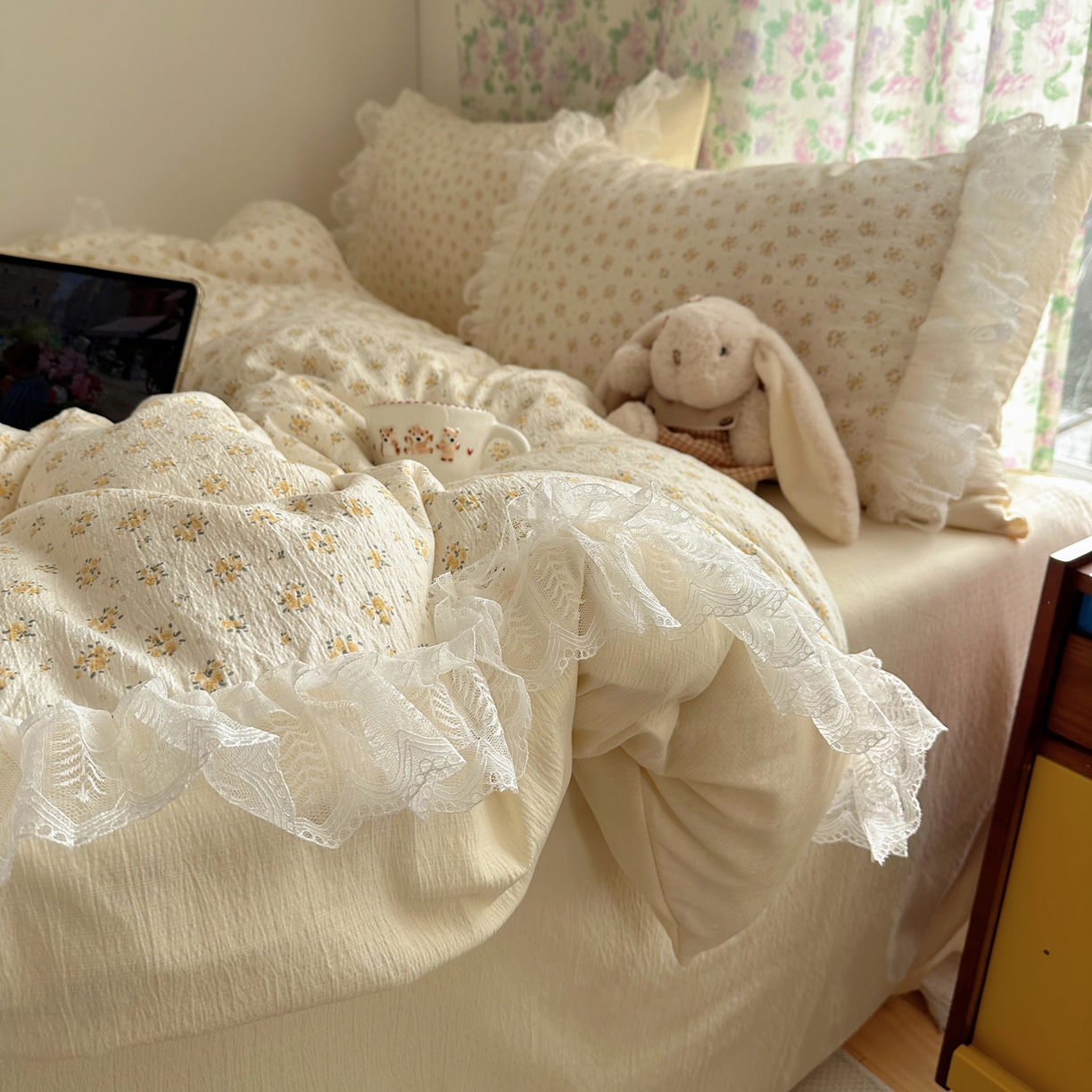 91家纺网 家纺一手货源 找家纺 山茶家居-原创设计（原山茶家纺） 2026新款皱皱纱水洗棉花边四件套-清雾系列 清雾-蕾丝米