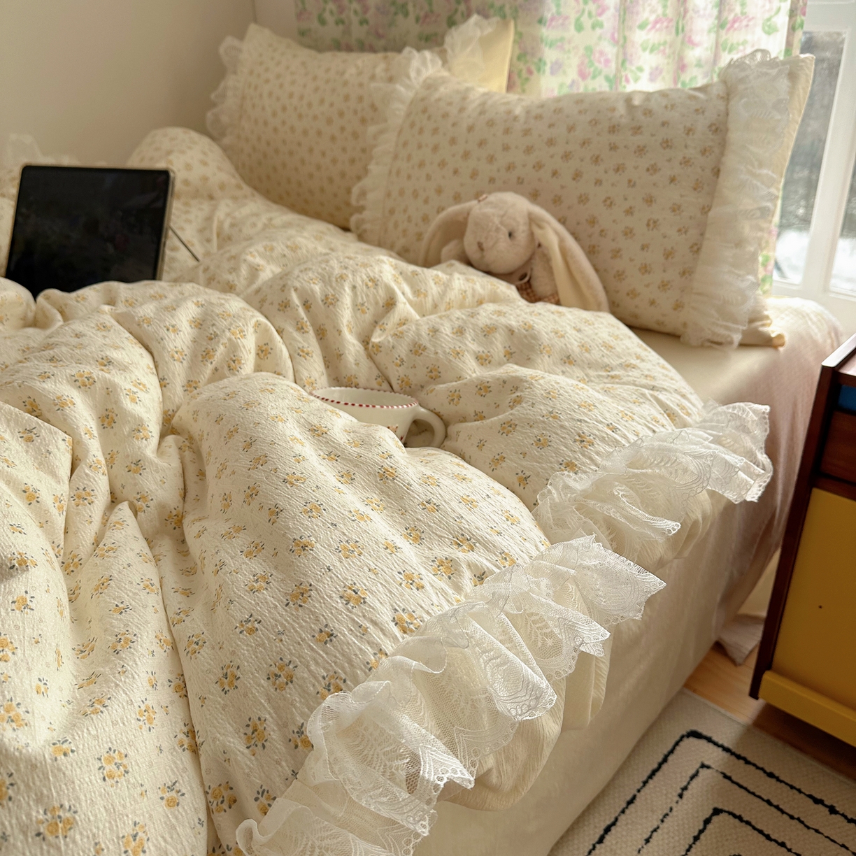 91家纺网 家纺一手货源 找家纺 山茶家居-原创设计（原山茶家纺） 2026新款皱皱纱水洗棉花边四件套-清雾系列 清雾-蕾丝米