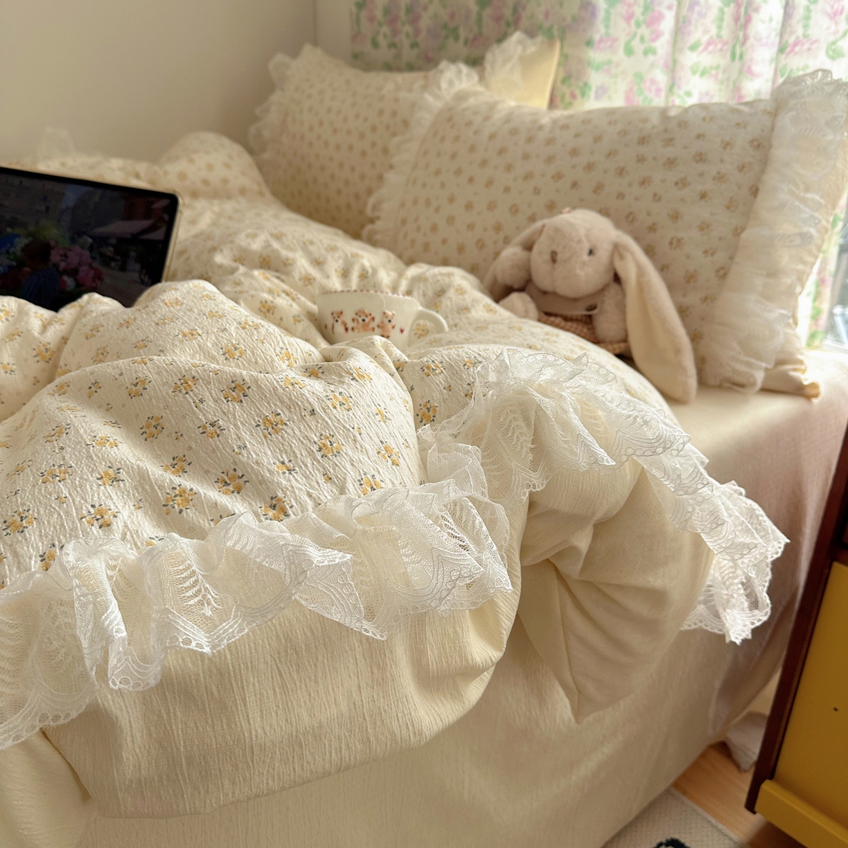 91家纺网 家纺一手货源 找家纺 山茶家居-原创设计（原山茶家纺） 2026新款皱皱纱水洗棉花边四件套-清雾系列 清雾-蕾丝米