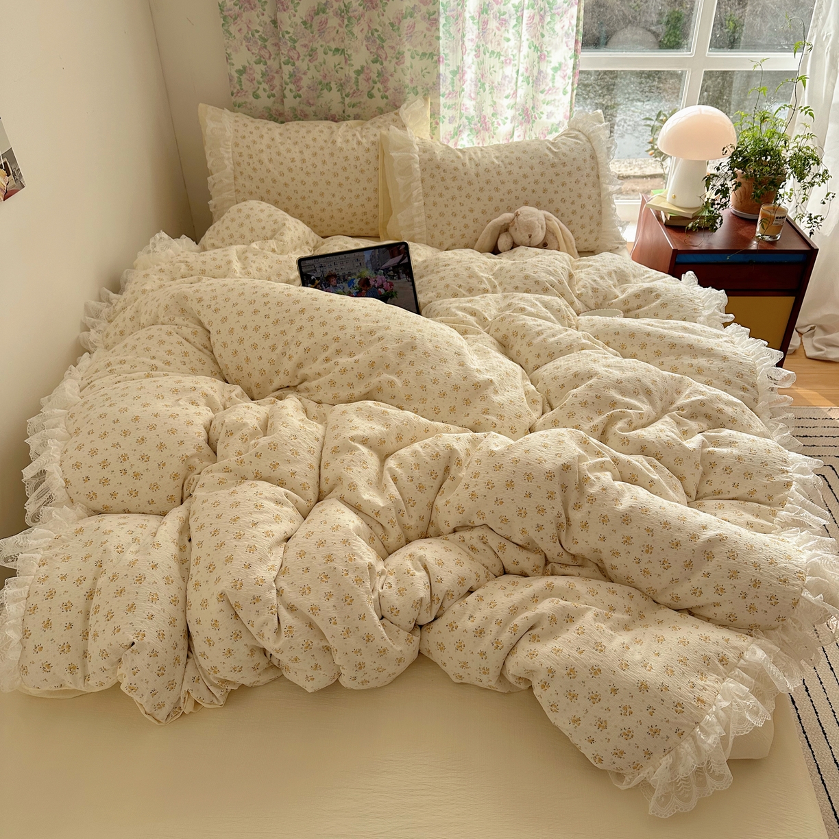 91家纺网 家纺一手货源 找家纺 山茶家居-原创设计（原山茶家纺） 2026新款皱皱纱水洗棉花边四件套-清雾系列 清雾-蕾丝米