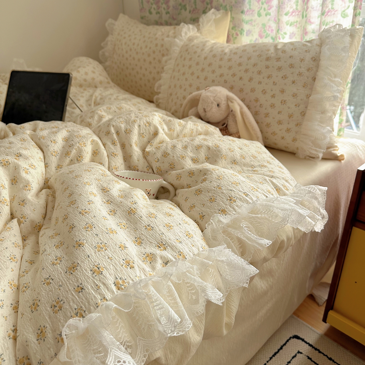 91家纺网 家纺一手货源 找家纺 山茶家居-原创设计（原山茶家纺） 2026新款皱皱纱水洗棉花边四件套-清雾系列 清雾-蕾丝米