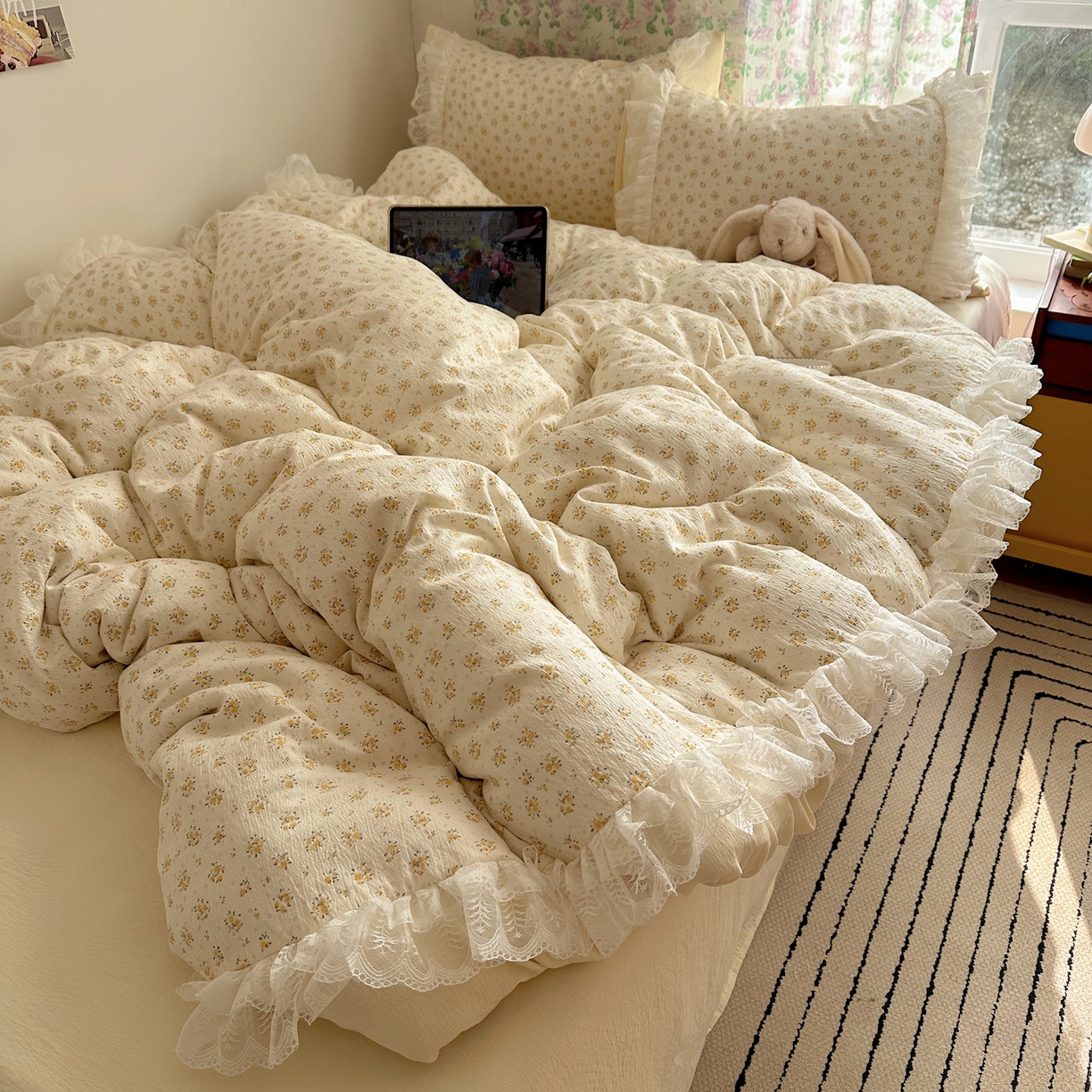 91家纺网 家纺一手货源 找家纺 山茶家居-原创设计（原山茶家纺） 2026新款皱皱纱水洗棉花边四件套-清雾系列 清雾-蕾丝米