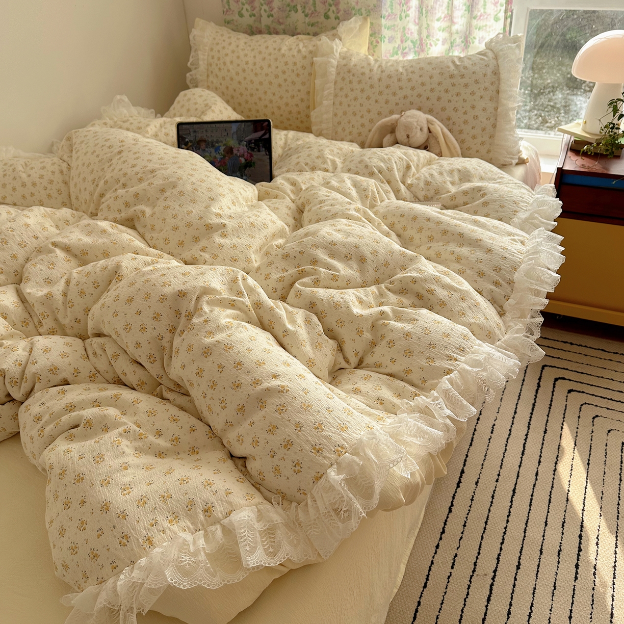 91家纺网 家纺一手货源 找家纺 山茶家居-原创设计（原山茶家纺） 2026新款皱皱纱水洗棉花边四件套-清雾系列 清雾-蕾丝米