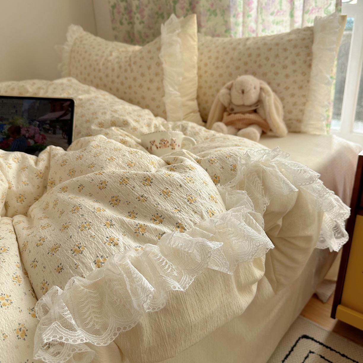 91家纺网 家纺一手货源 找家纺 山茶家居-原创设计（原山茶家纺） 2026新款皱皱纱水洗棉花边四件套-清雾系列 清雾-蕾丝米