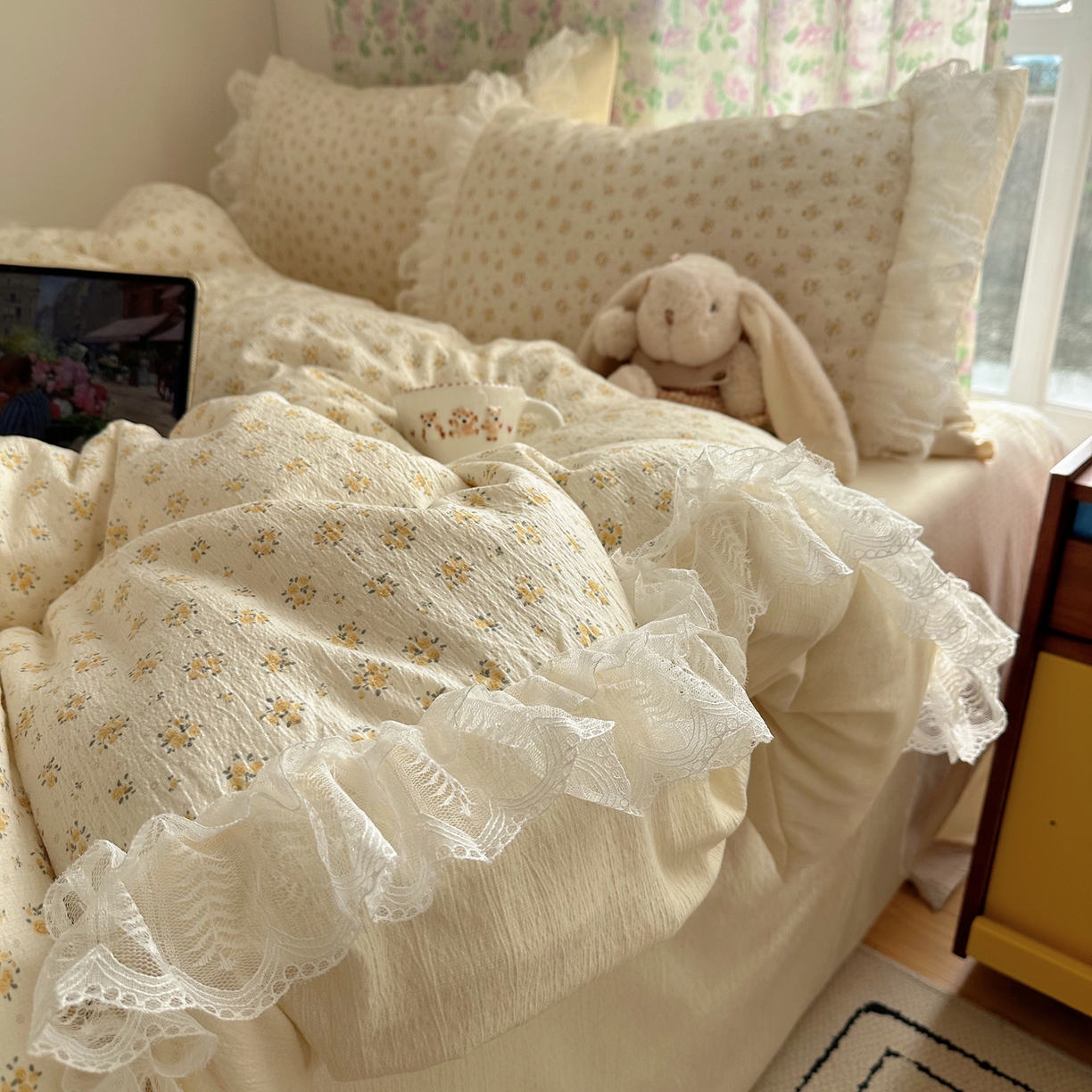 91家纺网 家纺一手货源 找家纺 山茶家居-原创设计（原山茶家纺） 2026新款皱皱纱水洗棉花边四件套-清雾系列 清雾-蕾丝米