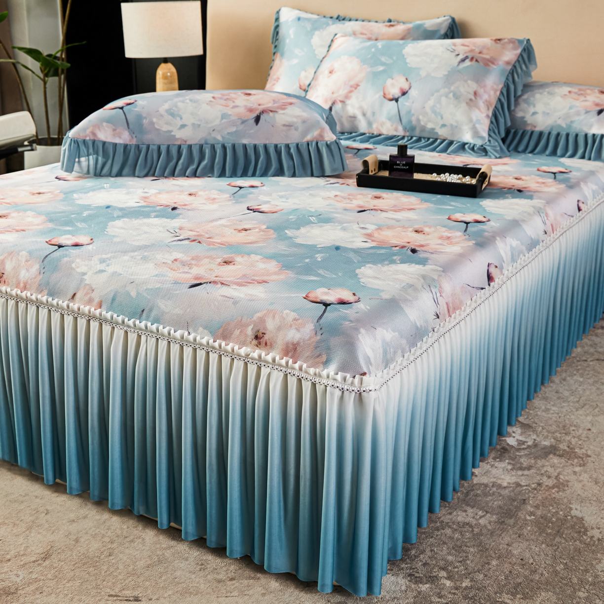 91家纺网 家纺一手货源 找家纺 绒宴家纺2026海洋冰丝床裙款凉席三件套