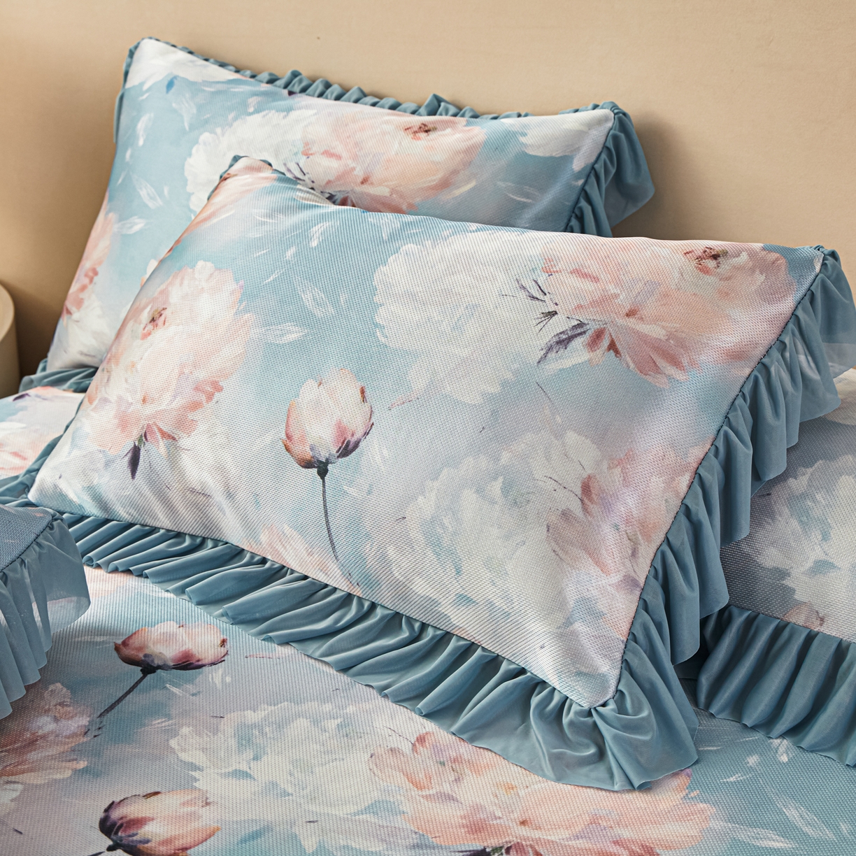 91家纺网 家纺一手货源 找家纺 绒宴家纺2026海洋冰丝床裙款凉席三件套