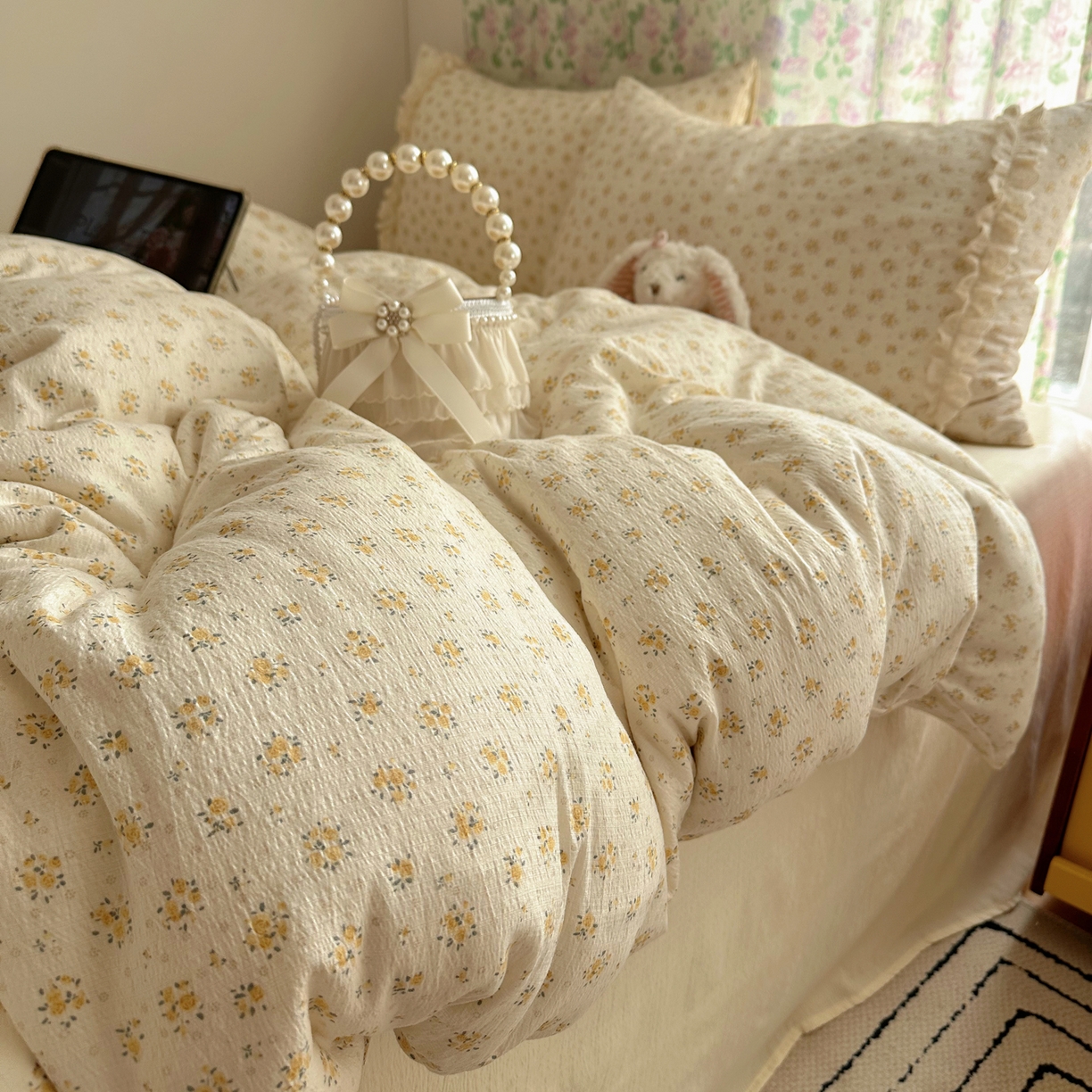 91家纺网 家纺一手货源 找家纺 山茶家居-原创设计（原山茶家纺） 2026新款皱皱纱水洗棉花边四件套-清雾系列 清雾-小黄花