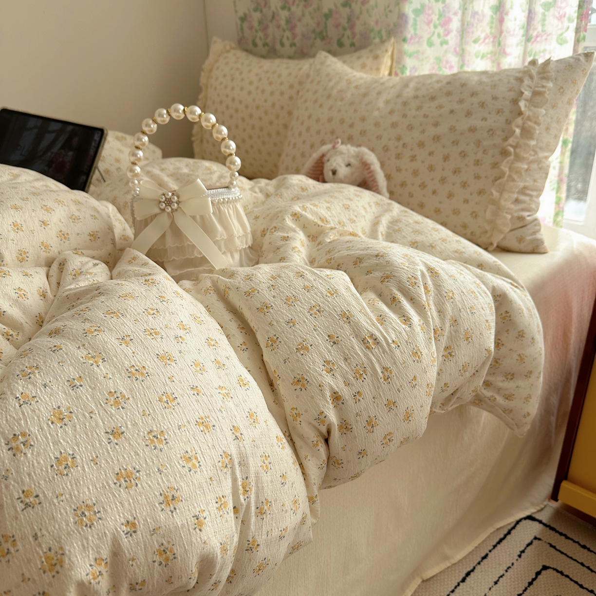 91家纺网 家纺一手货源 找家纺 山茶家居-原创设计（原山茶家纺） 2026新款皱皱纱水洗棉花边四件套-清雾系列 清雾-小黄花