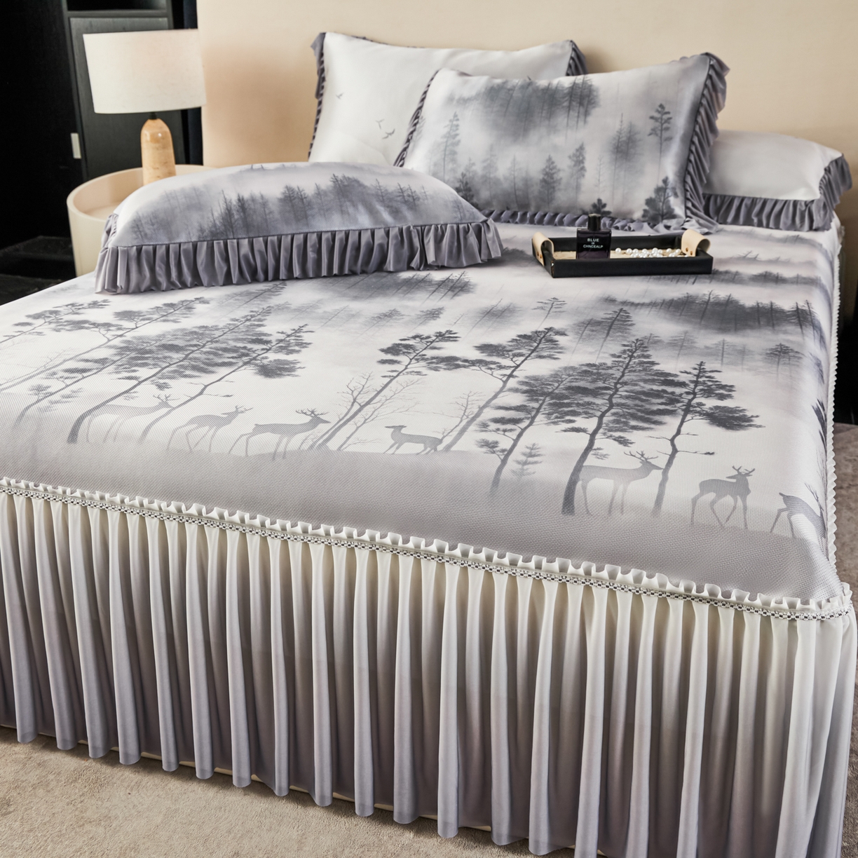 91家纺网 家纺一手货源 找家纺 绒宴家纺2026海洋冰丝床裙款凉席三件套