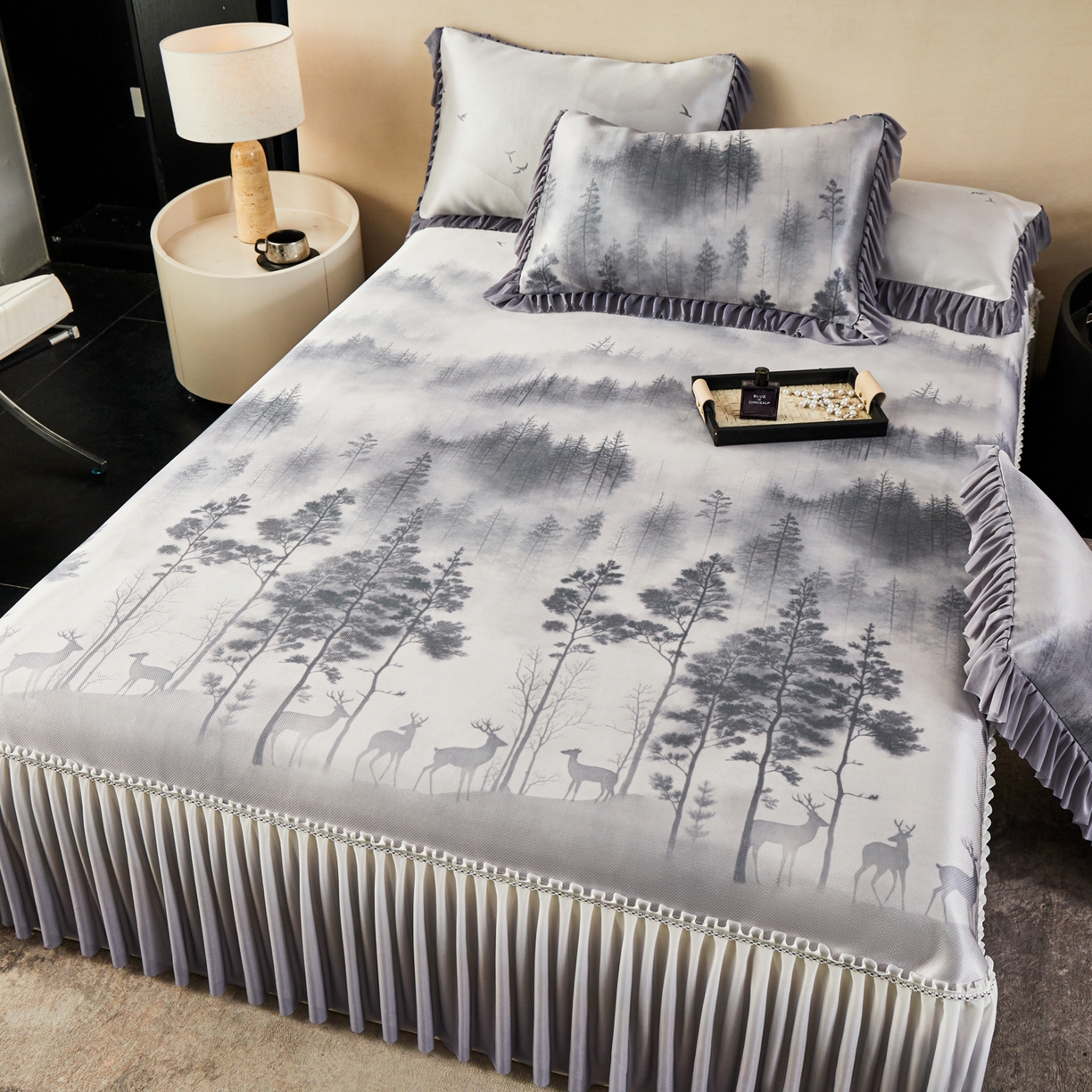 91家纺网 家纺一手货源 找家纺 绒宴家纺2026海洋冰丝床裙款凉席三件套