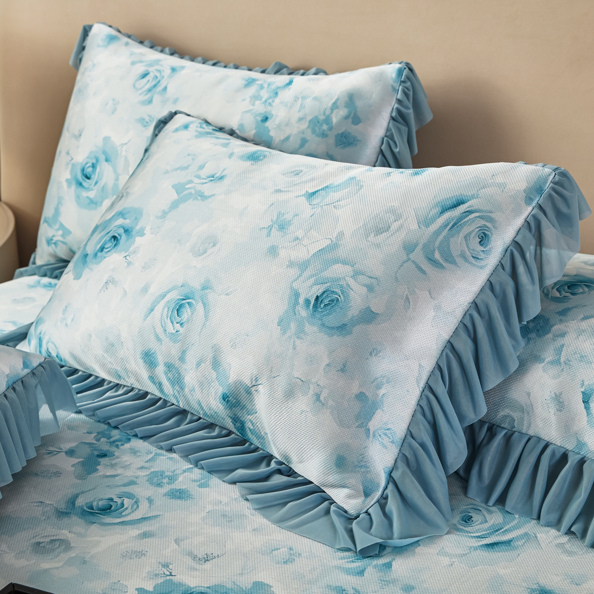 91家纺网 家纺一手货源 找家纺 绒宴家纺2026海洋冰丝床裙款凉席三件套