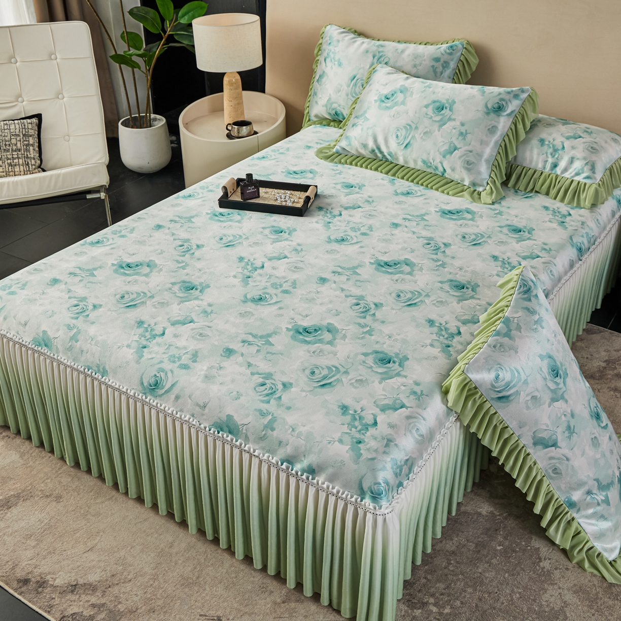 91家纺网 家纺一手货源 找家纺 绒宴家纺2026海洋冰丝床裙款凉席三件套