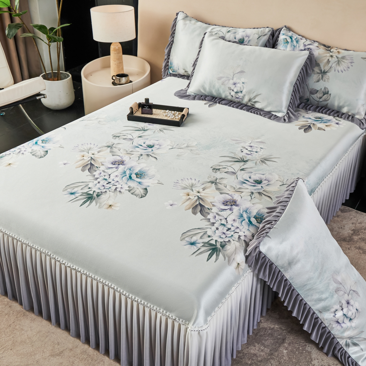 91家纺网 家纺一手货源 找家纺 绒宴家纺2026海洋冰丝床裙款凉席三件套