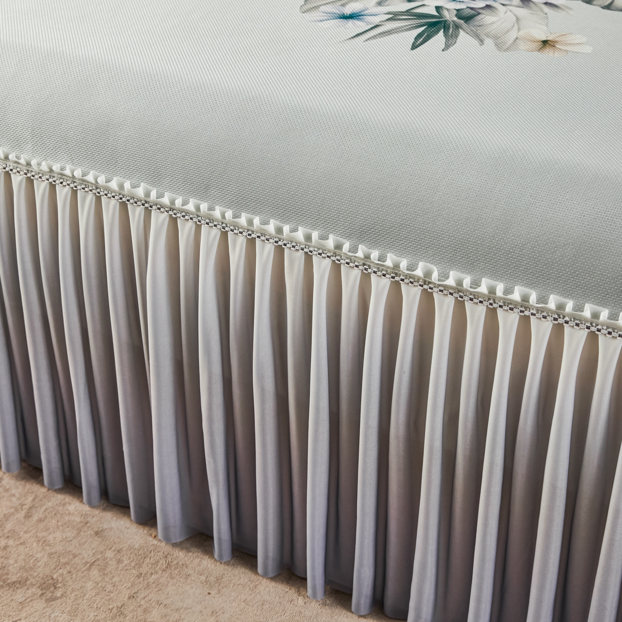 91家纺网 家纺一手货源 找家纺 绒宴家纺2026海洋冰丝床裙款凉席三件套