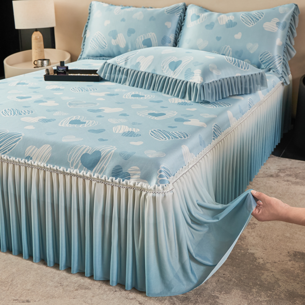 91家纺网 家纺一手货源 找家纺 绒宴家纺2026海洋冰丝床裙款凉席三件套