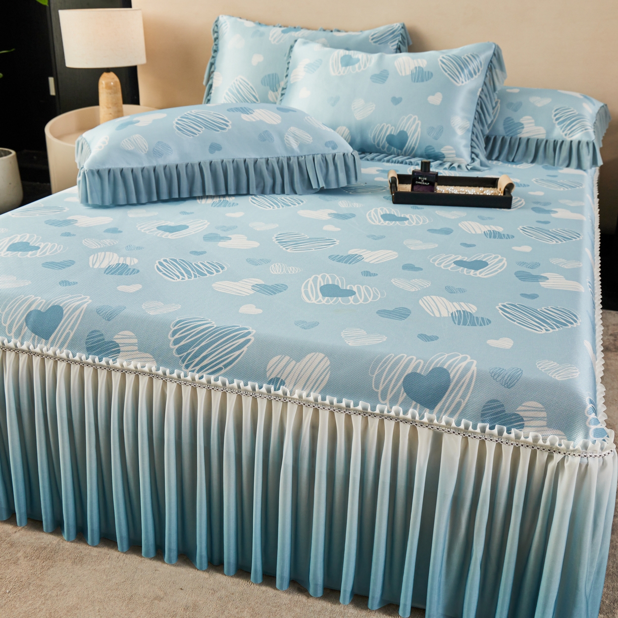 91家纺网 家纺一手货源 找家纺 绒宴家纺2026海洋冰丝床裙款凉席三件套