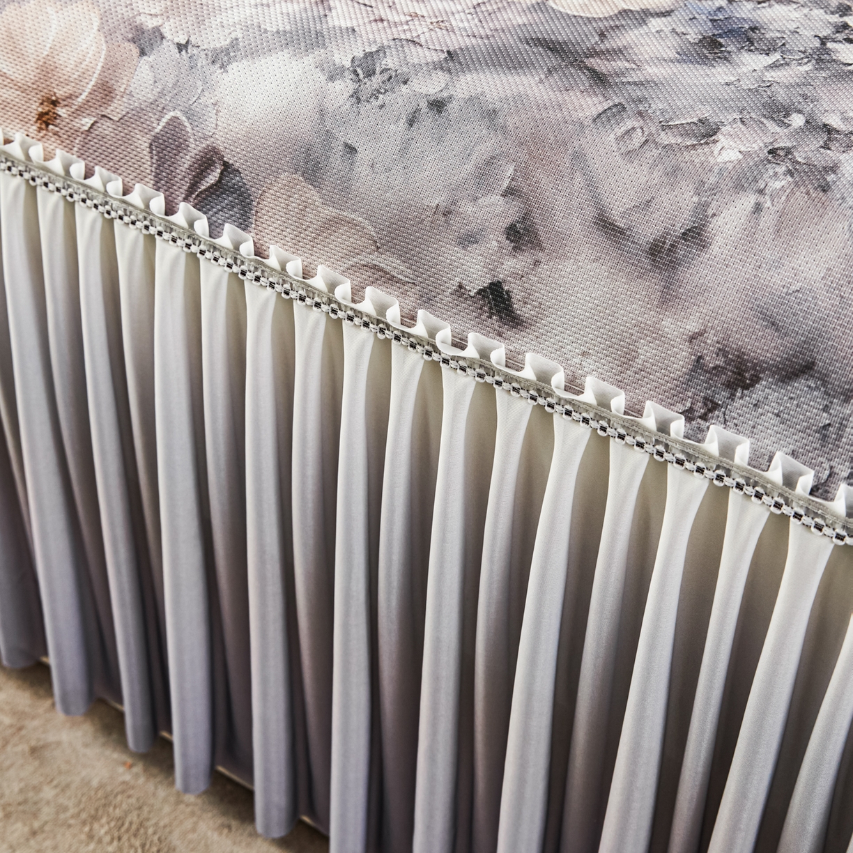 91家纺网 家纺一手货源 找家纺 绒宴家纺2026海洋冰丝床裙款凉席三件套