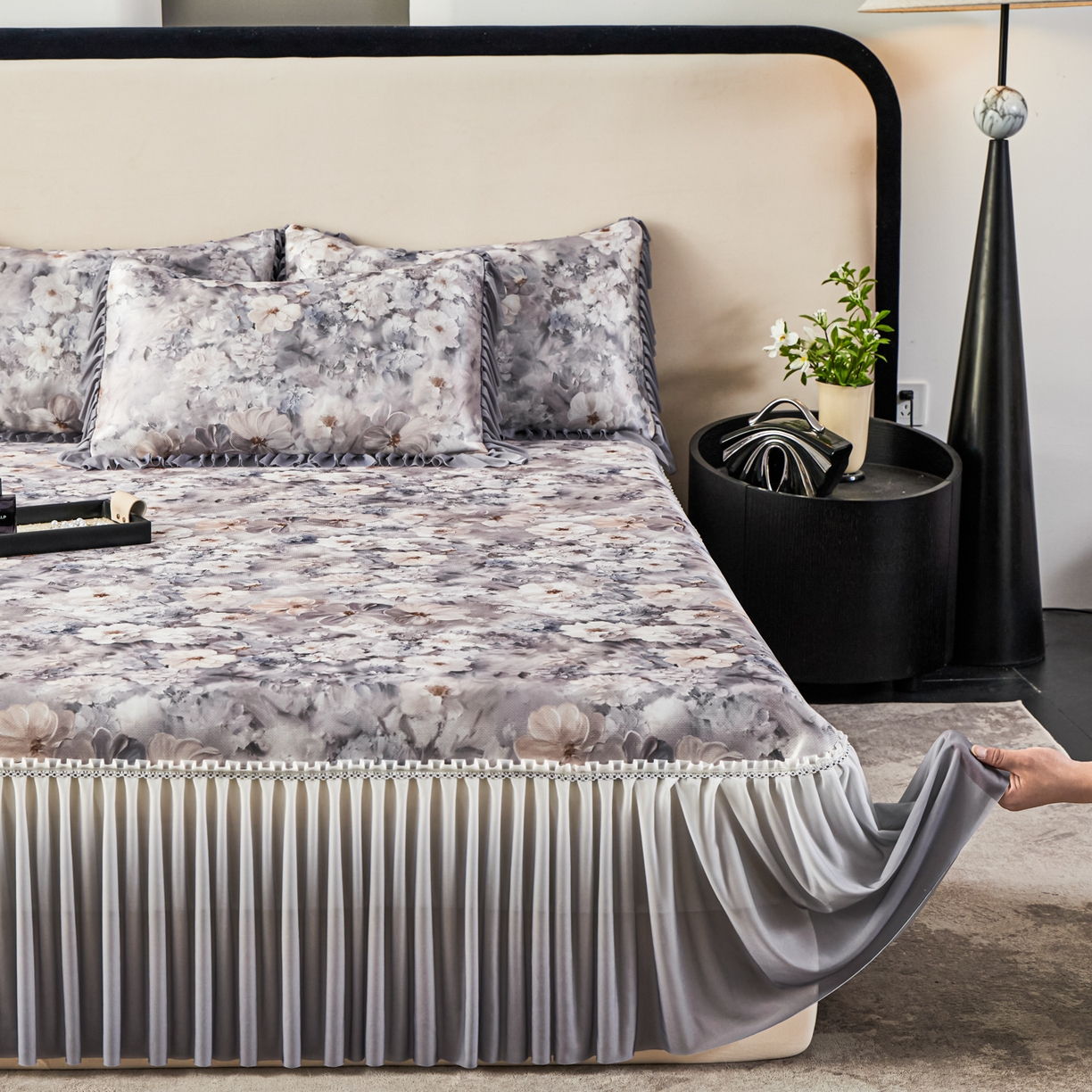 91家纺网 家纺一手货源 找家纺 绒宴家纺2026海洋冰丝床裙款凉席三件套