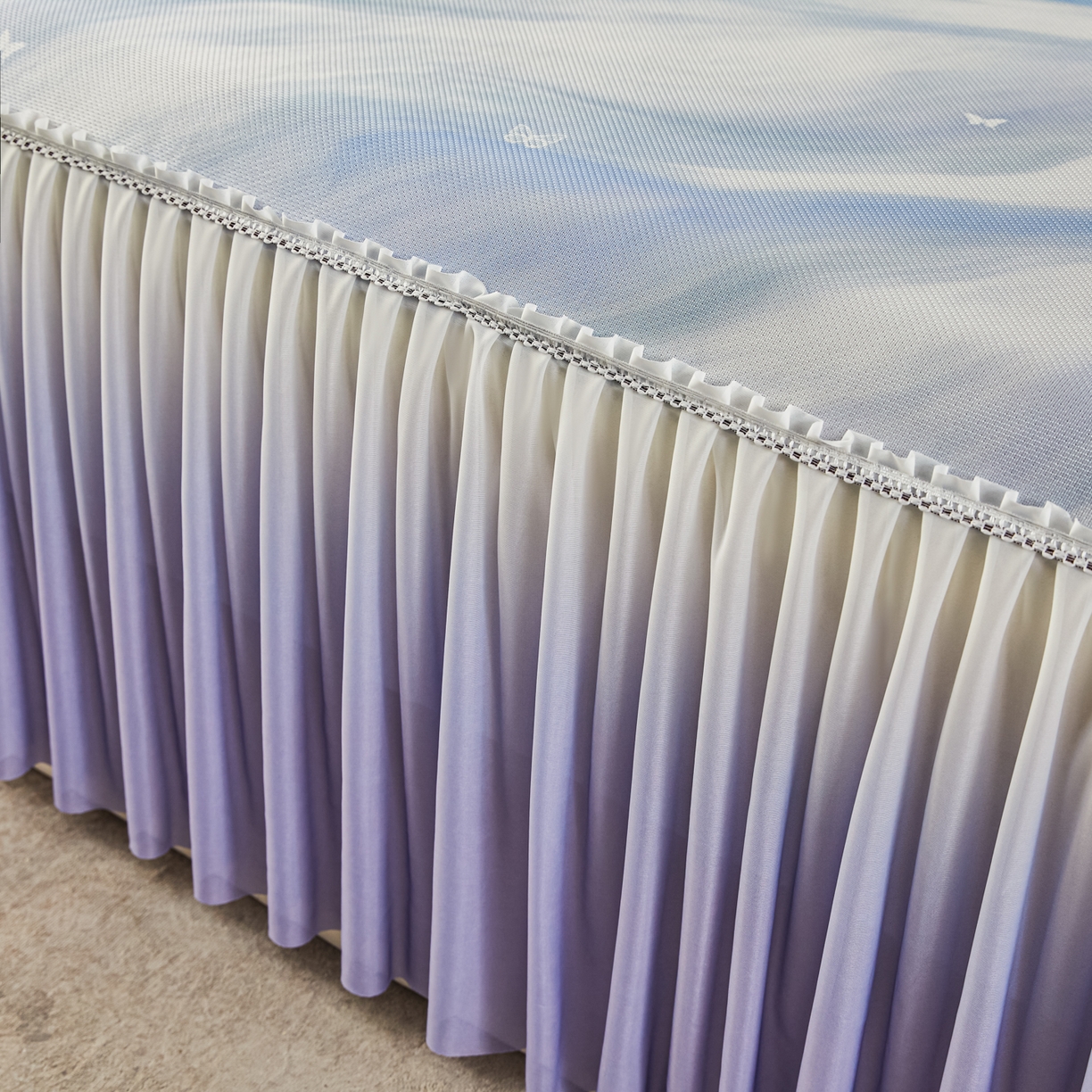 91家纺网 家纺一手货源 找家纺 绒宴家纺2026海洋冰丝床裙款凉席三件套