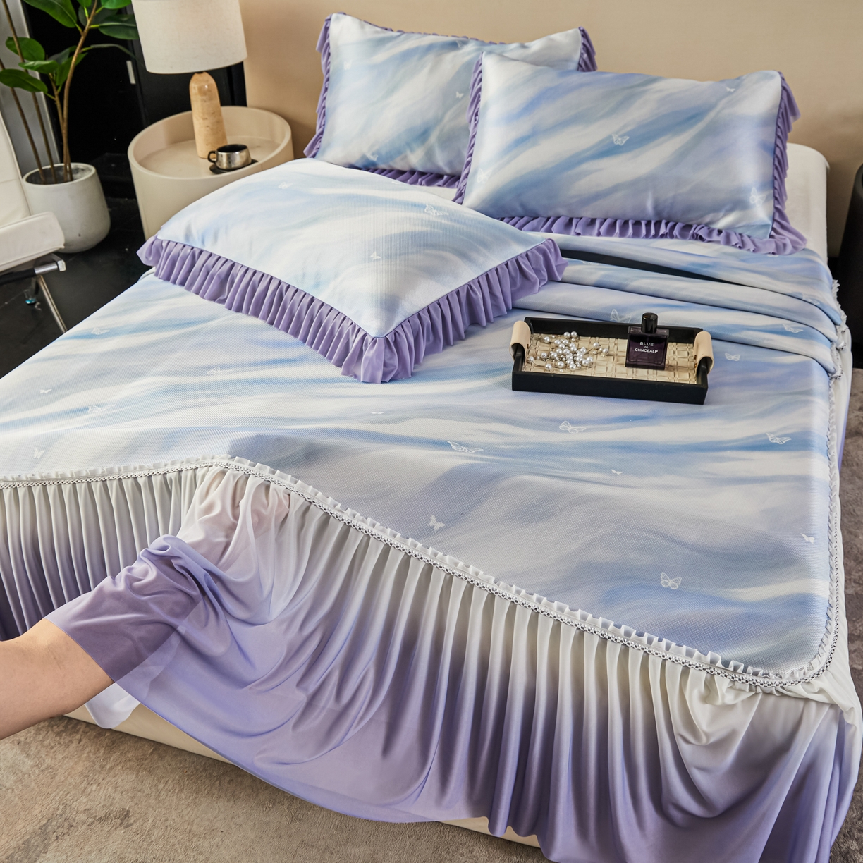 91家纺网 家纺一手货源 找家纺 绒宴家纺2026海洋冰丝床裙款凉席三件套