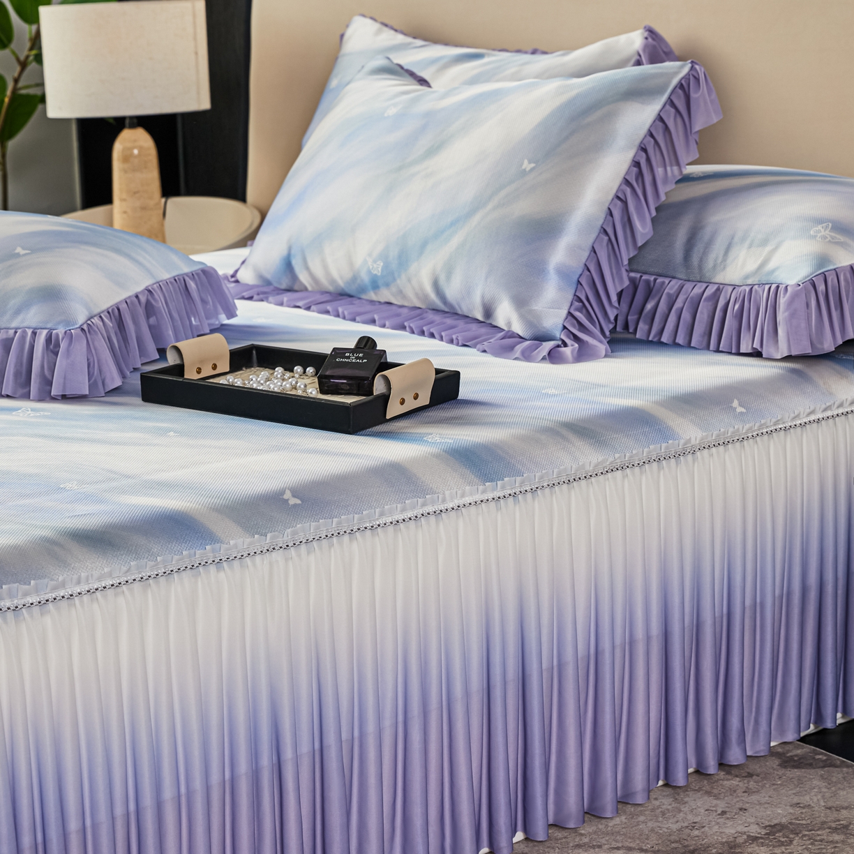 91家纺网 家纺一手货源 找家纺 绒宴家纺2026海洋冰丝床裙款凉席三件套