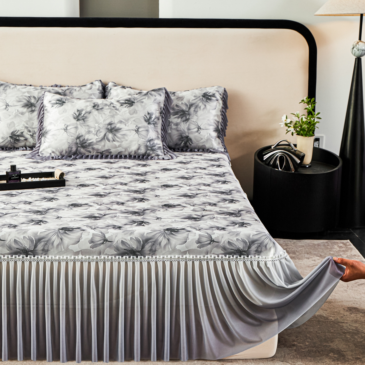 91家纺网 家纺一手货源 找家纺 绒宴家纺2026海洋冰丝床裙款凉席三件套