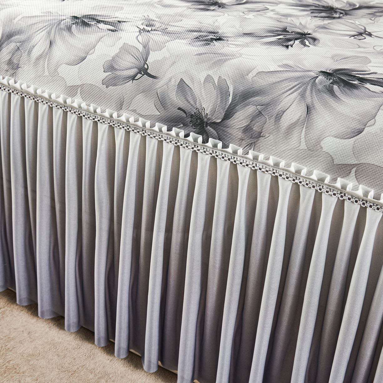 91家纺网 家纺一手货源 找家纺 绒宴家纺2026海洋冰丝床裙款凉席三件套