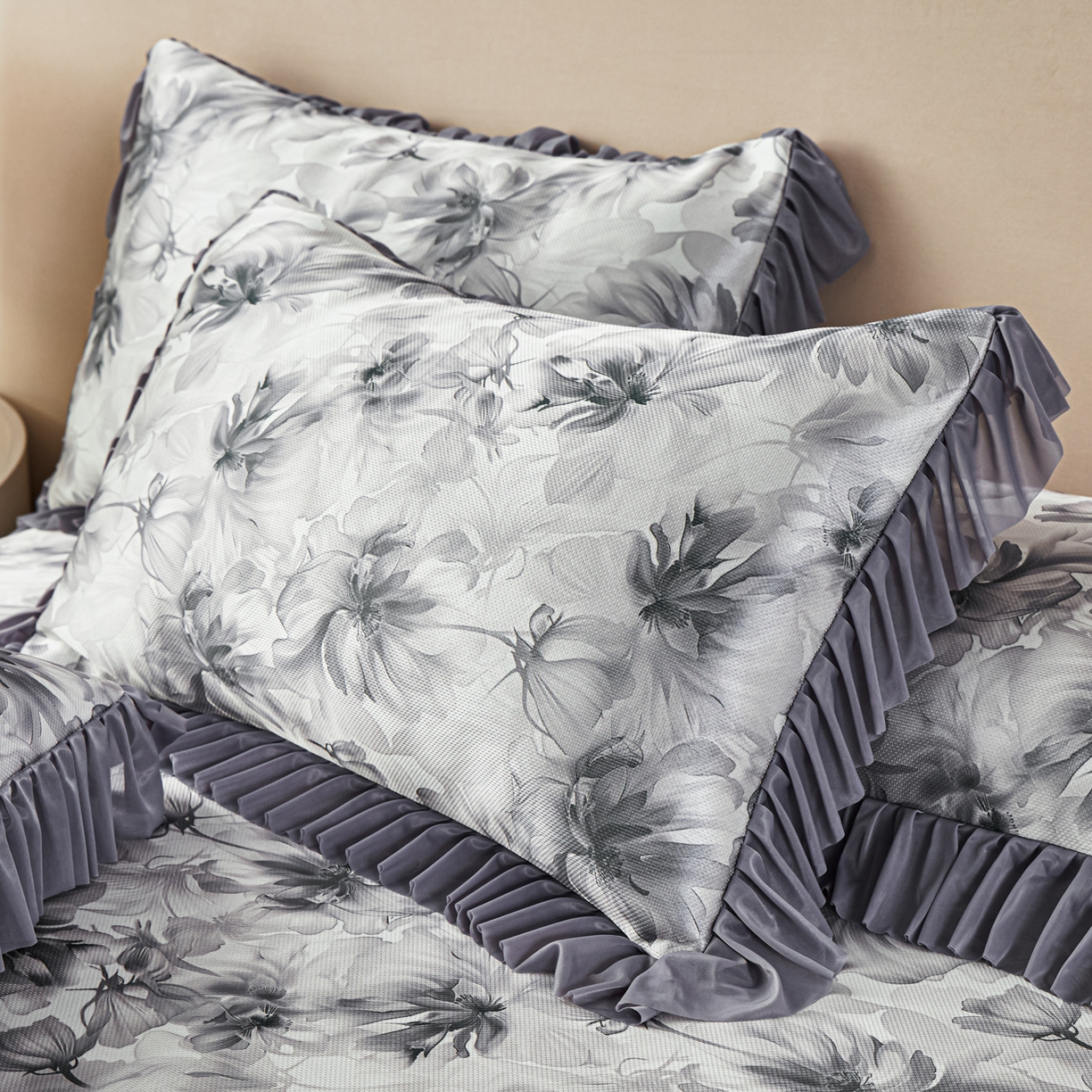 91家纺网 家纺一手货源 找家纺 绒宴家纺2026海洋冰丝床裙款凉席三件套