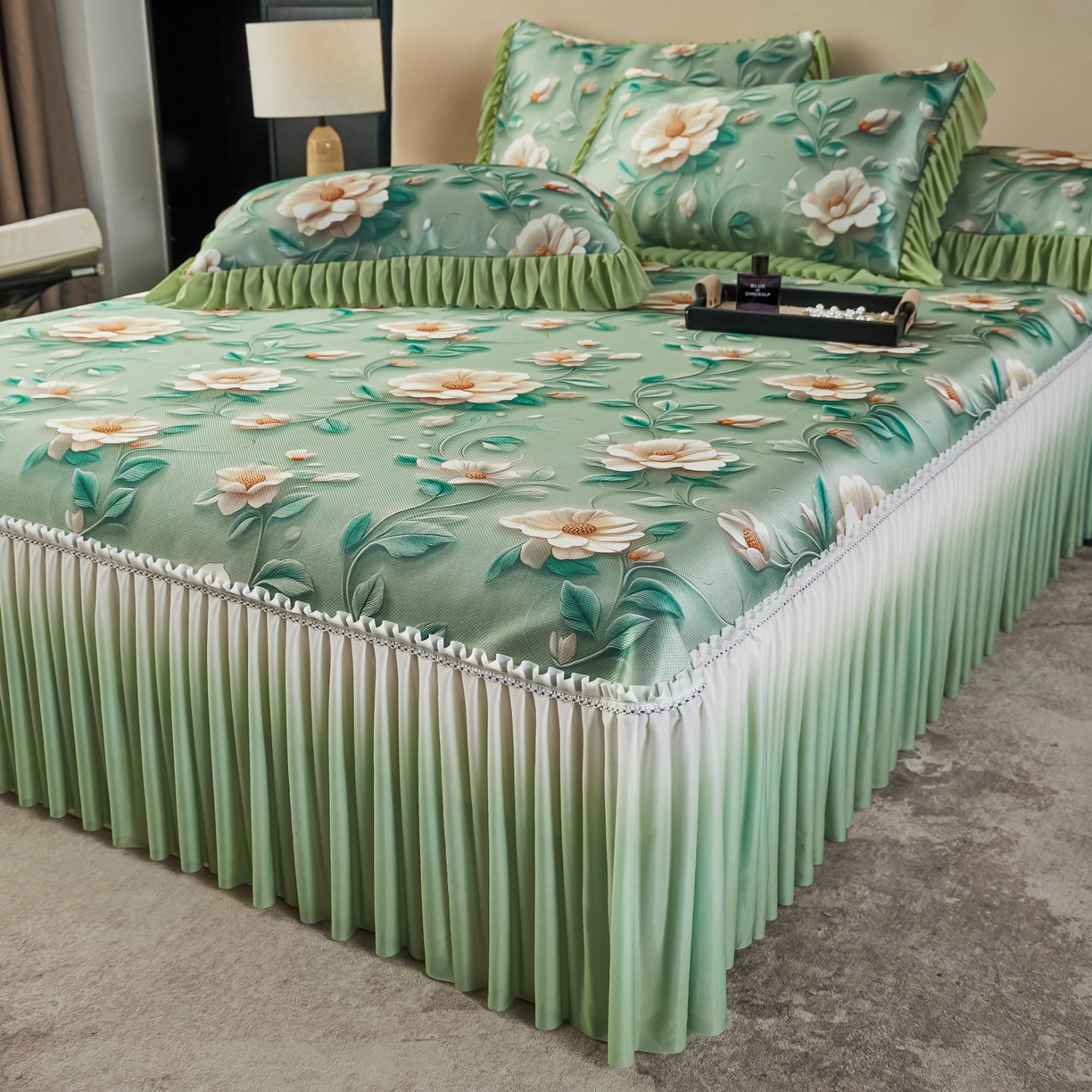 91家纺网 家纺一手货源 找家纺 绒宴家纺2026海洋冰丝床裙款凉席三件套