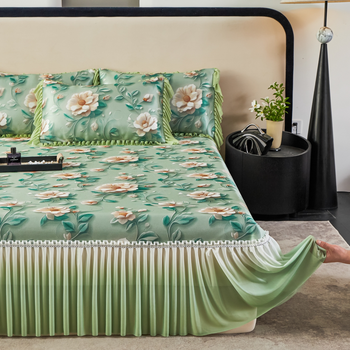 91家纺网 家纺一手货源 找家纺 绒宴家纺2026海洋冰丝床裙款凉席三件套