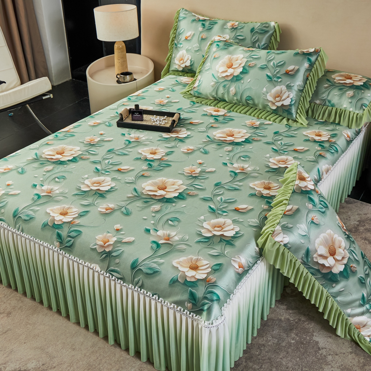 91家纺网 家纺一手货源 找家纺 绒宴家纺2026海洋冰丝床裙款凉席三件套,冰屿,蝶舞花间,粉韵,蓝底牡丹,林间路,沐野-蓝,沐野-绿,浅蓝爱心,晚叙,雾海,云水花-灰,云水花-蓝,云汐,知夏-蓝,浅花疏影,知夏-绿,知夏-紫