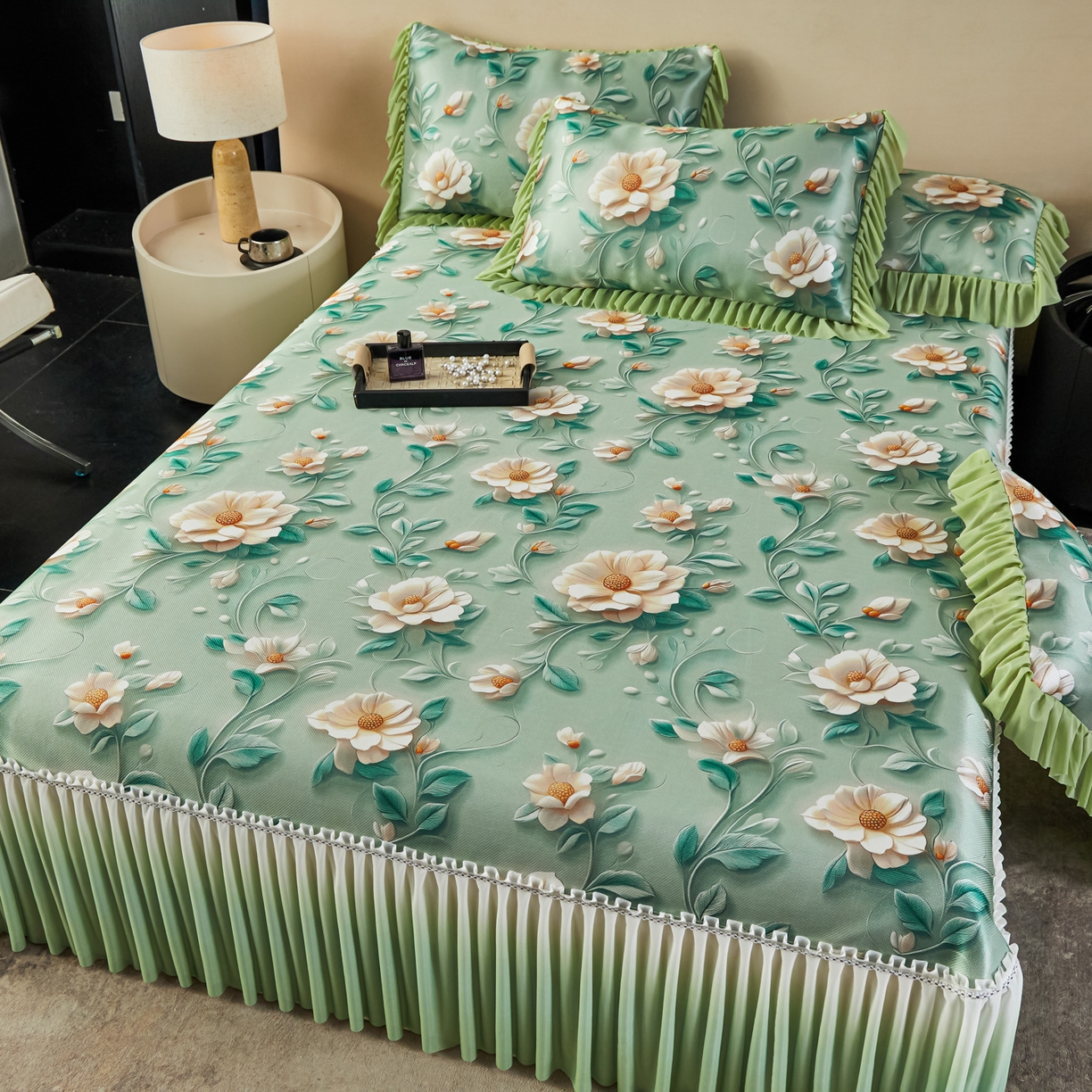 91家纺网 家纺一手货源 找家纺 绒宴家纺2026海洋冰丝床裙款凉席三件套