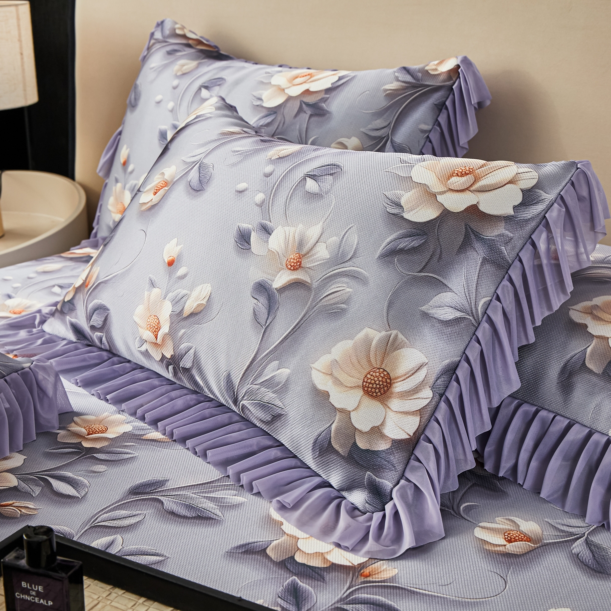 91家纺网 家纺一手货源 找家纺 绒宴家纺2026海洋冰丝床裙款凉席三件套