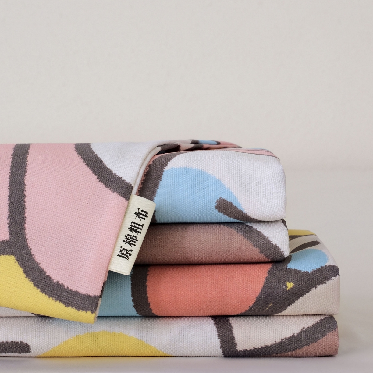 91家纺网 家纺一手货源 找家纺 遇安家纺 2026年新款原棉老粗布凉席三件套 白日漫游-粉