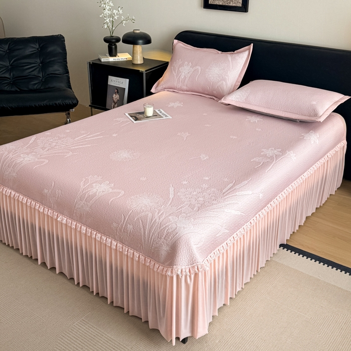 91家纺网 家纺一手货源 找家纺 （总）鑫琪莱家纺 2026新款提花浮雕凉豆豆凉感凉席床裙款