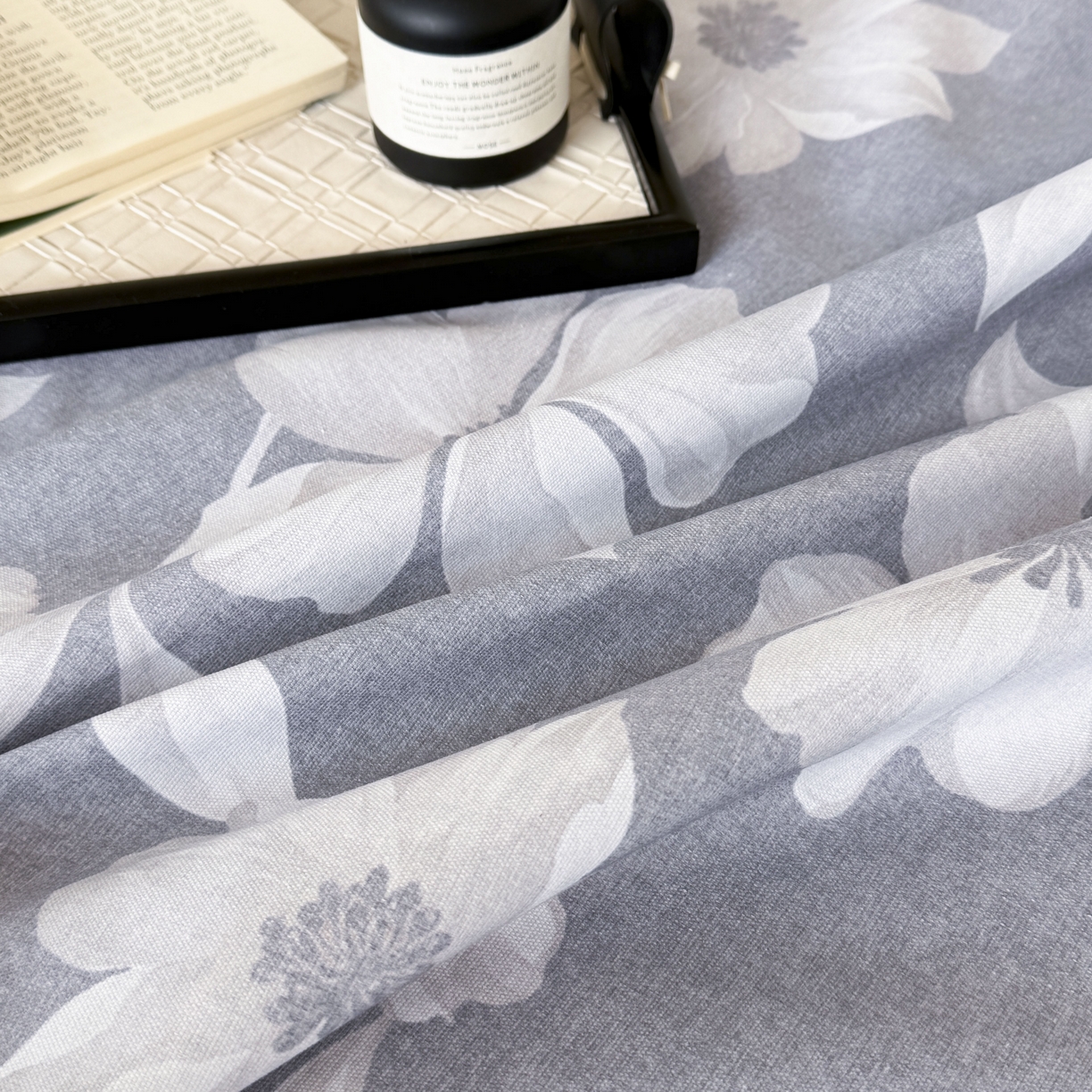 91家纺网 家纺一手货源 找家纺 遇安家纺 2026年新款原棉老粗布凉席三件套 花叙-蓝