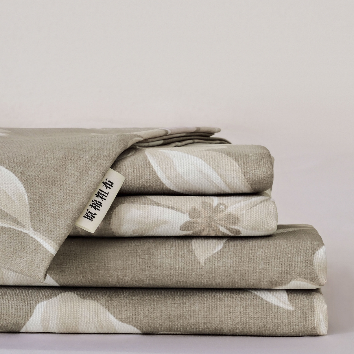 91家纺网 家纺一手货源 找家纺 遇安家纺 2026年新款原棉老粗布凉席三件套 花叙-棕