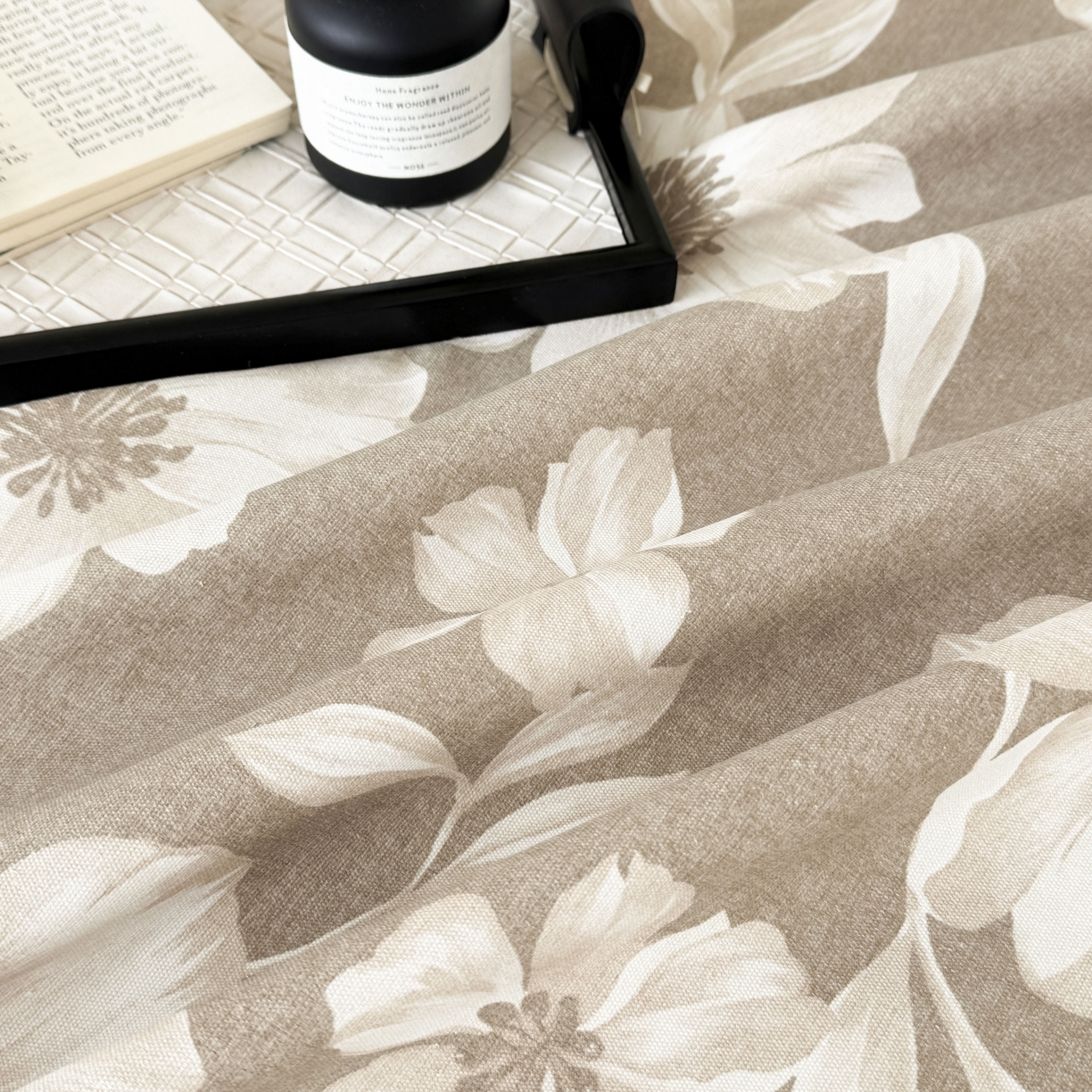 91家纺网 家纺一手货源 找家纺 遇安家纺 2026年新款原棉老粗布凉席三件套 花叙-棕