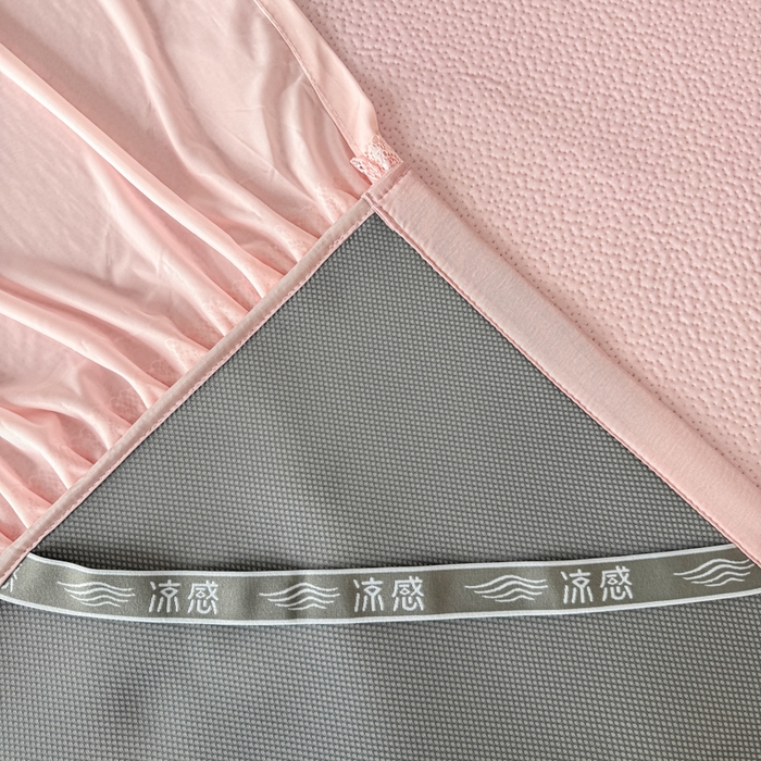 91家纺网 家纺一手货源 找家纺 （总）鑫琪莱家纺 2026新款提花浮雕凉豆豆凉感凉席床裙款